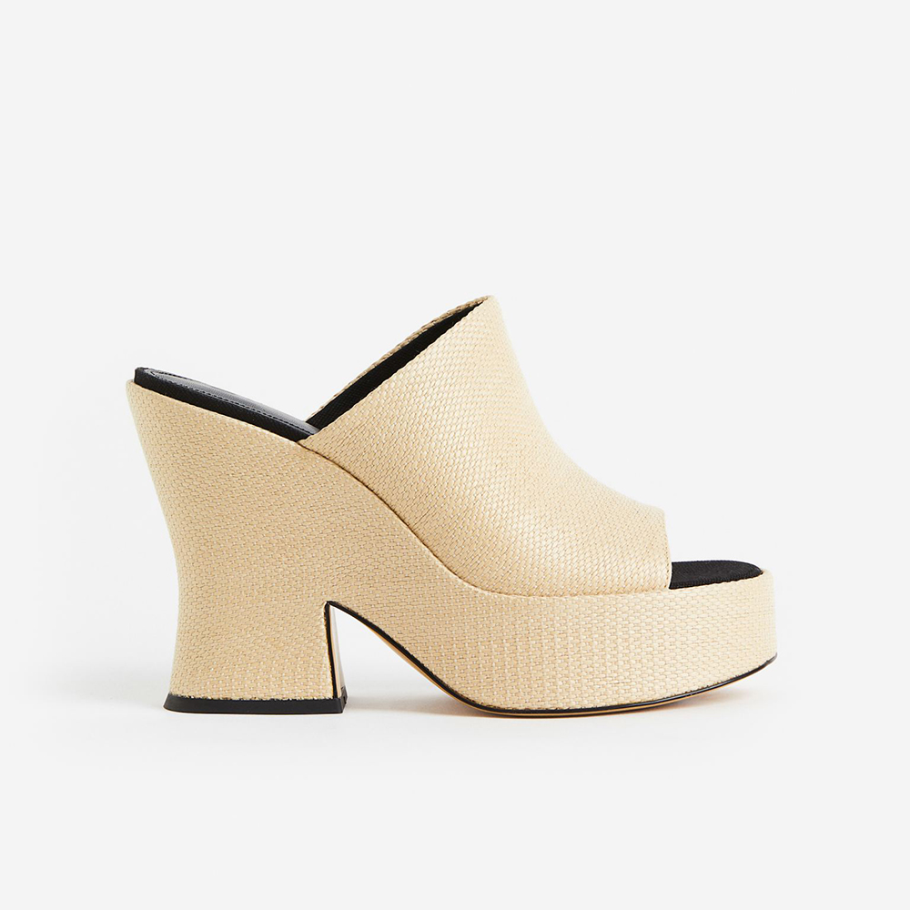 Galleria foto 'Questi 12 Sandali con la zeppa sono i più comodi e chic dell’estate' - foto 2