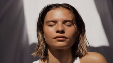 Champagne Cheeks, la tendenza trucco del momento per un effetto glow da copertina