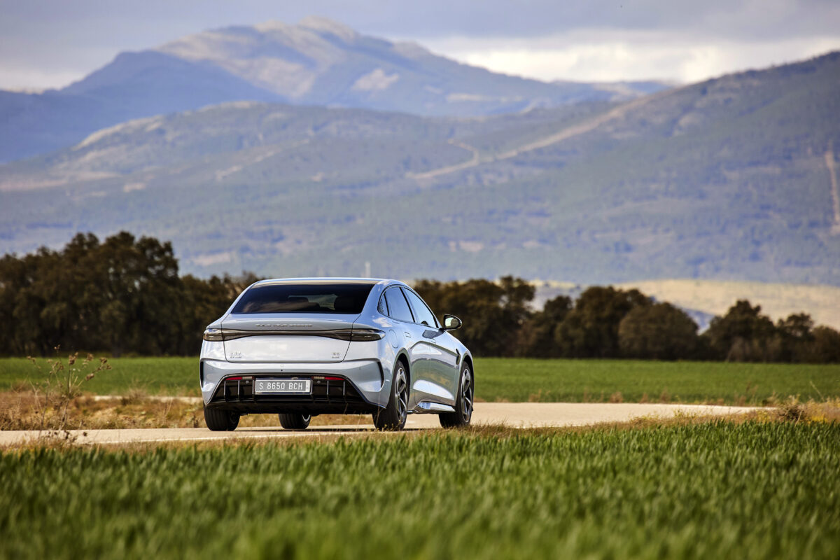 Galleria foto 'BYD Seal vs Hyundai Ioniq 6, la Sfida delle Nuove Berline Asiatiche!' - foto 2