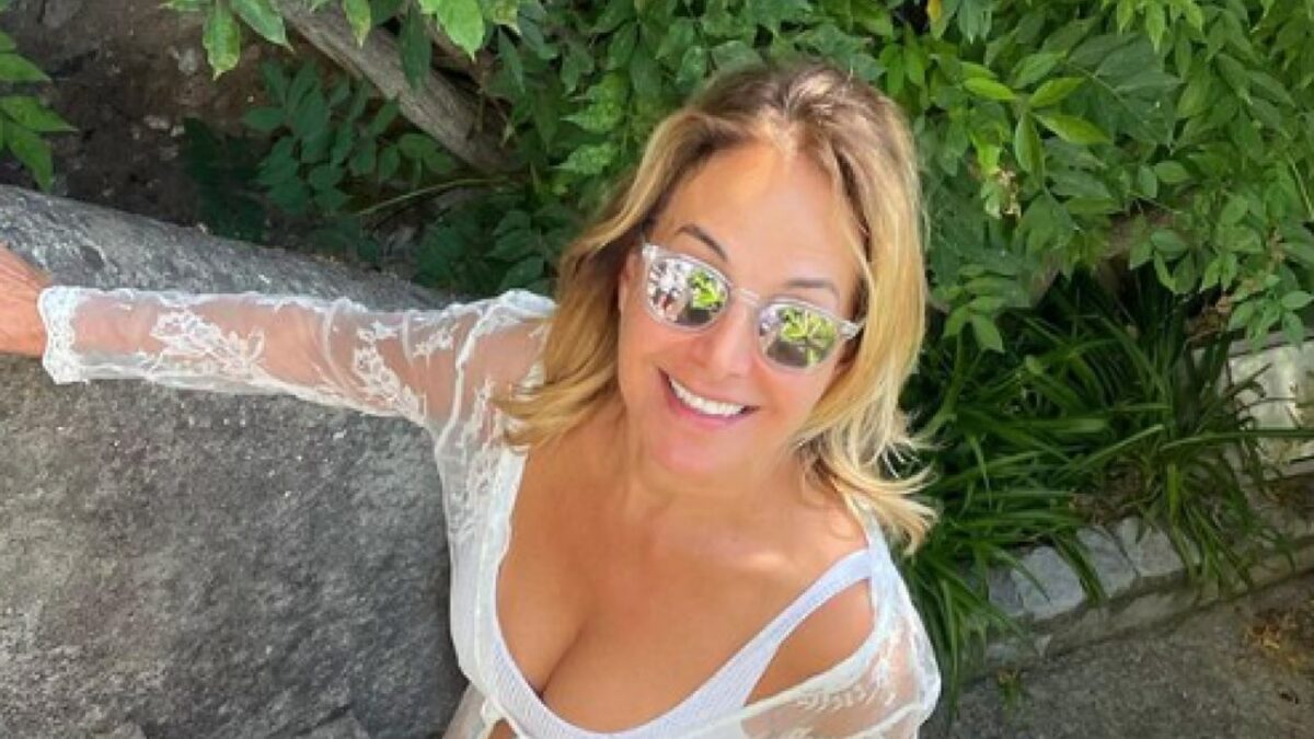 Barbara d’Urso, 66 anni e non sentirli: il Balletto virale, che sexy!