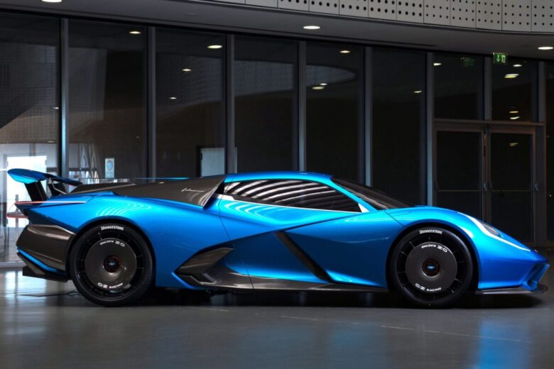 Estrema Fulminea Supercar Made in Italy