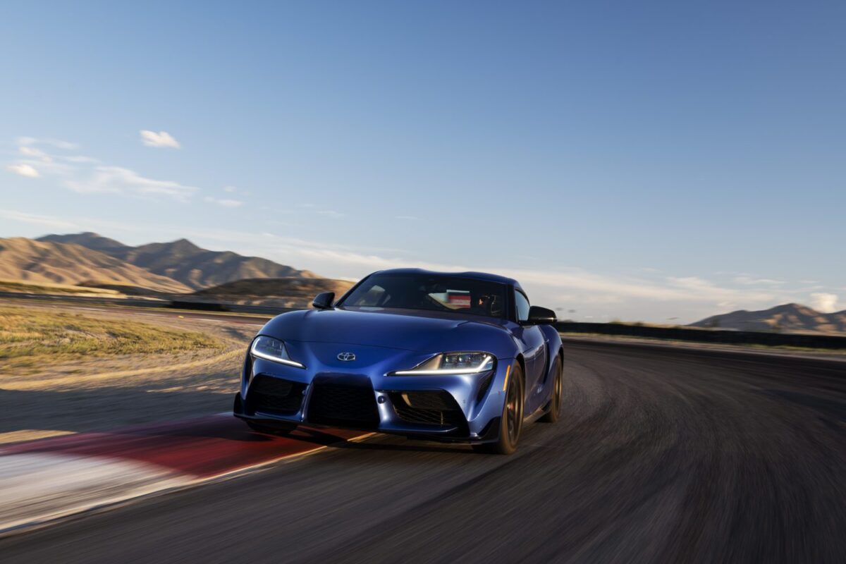 Galleria foto 'Nissan GT-R vs Toyota GR Supra, la Sfida delle Sportive Nipponiche' - foto 5