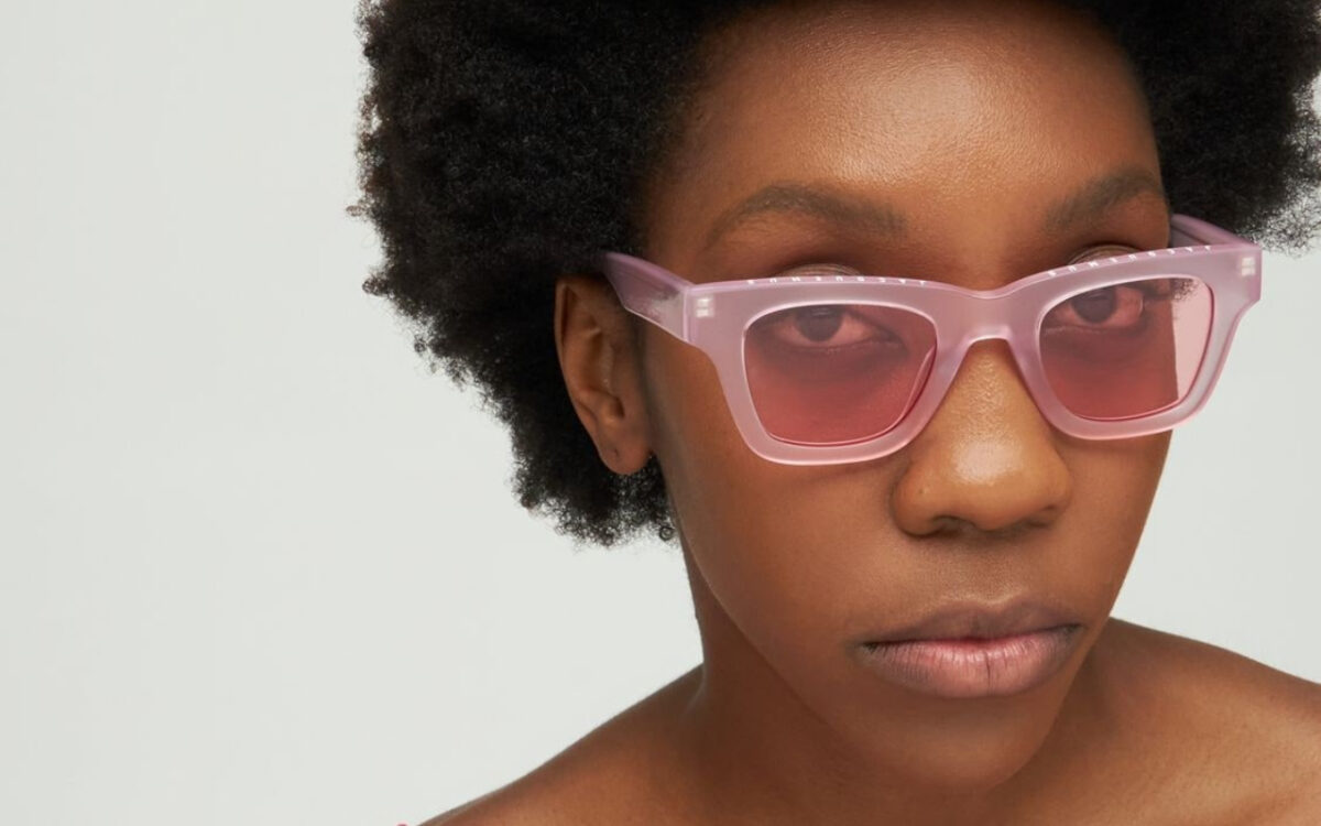 Questi 10 occhiali da sole rosa sono davvero il trend del momento!