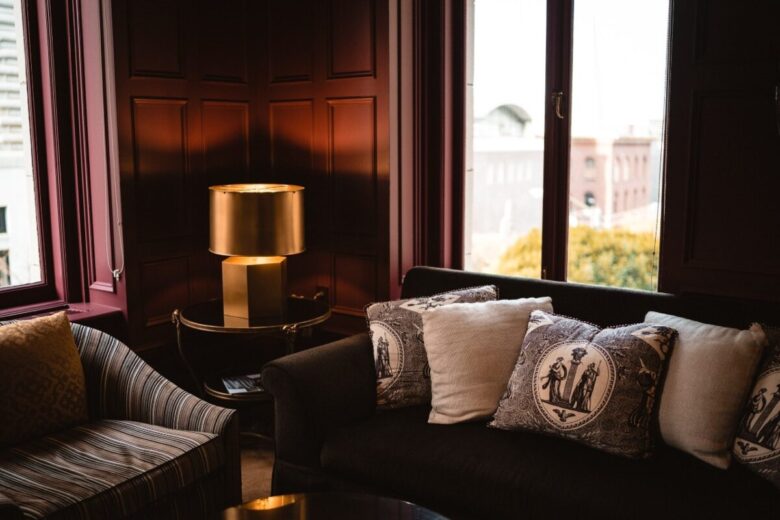 Le 10 regole d’oro dell’arredamento in Stile Parigino, porta la Classe a Casa Tua! Le 10 regole d’oro dell’arredamento in Stile Parigino, porta la Classe a Casa Tua!