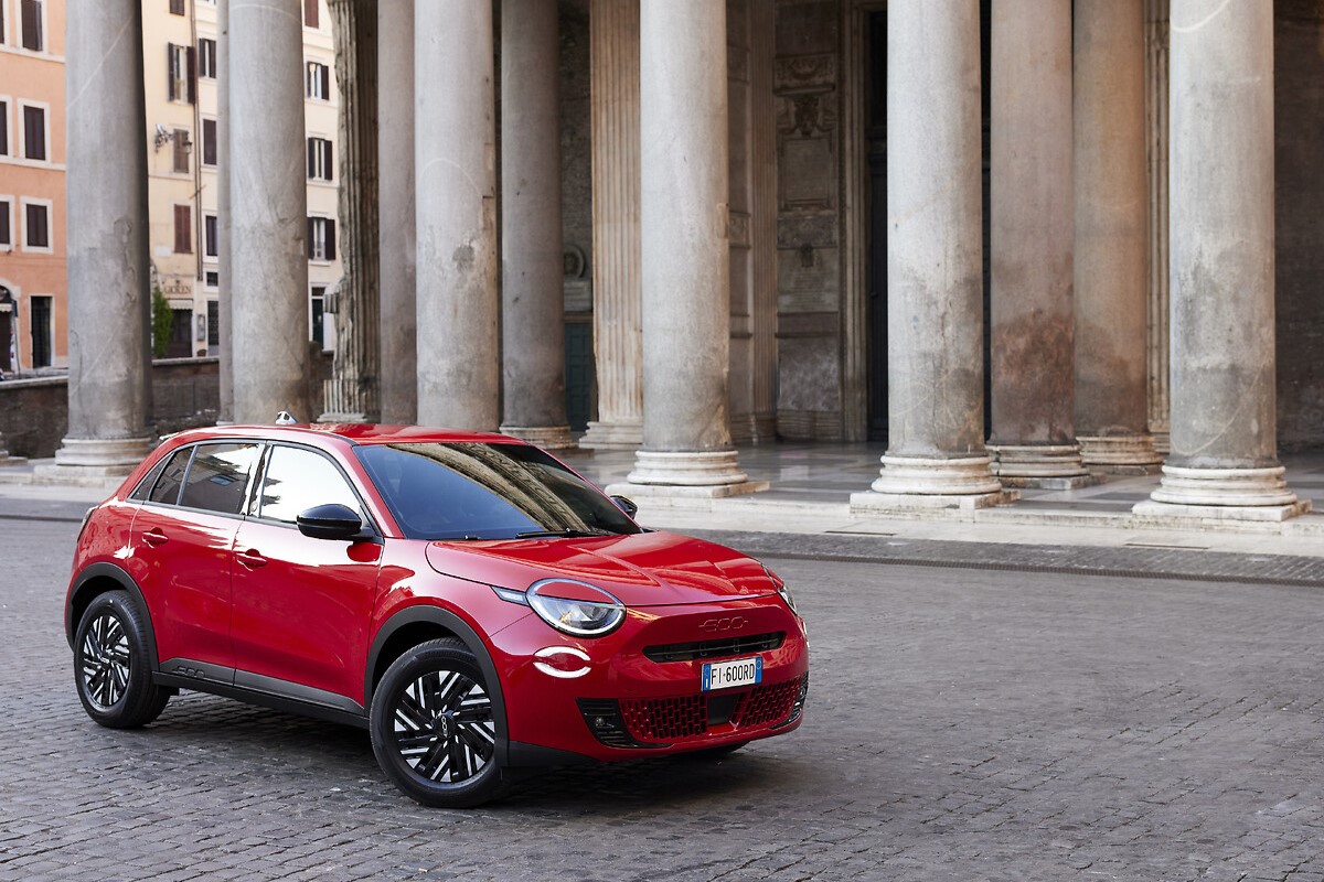 Galleria foto 'Jeep Avenger vs Fiat 600, la Sfida dei nuovi Crossover Stellantis!' - foto 1