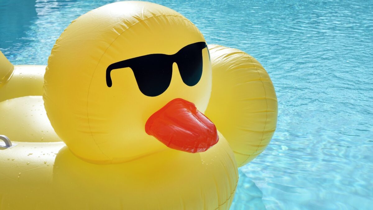 Galleria foto 'Pool Party, 7 idee per decorare la tua Piscina e organizzare un Festa Super!' - foto 1
