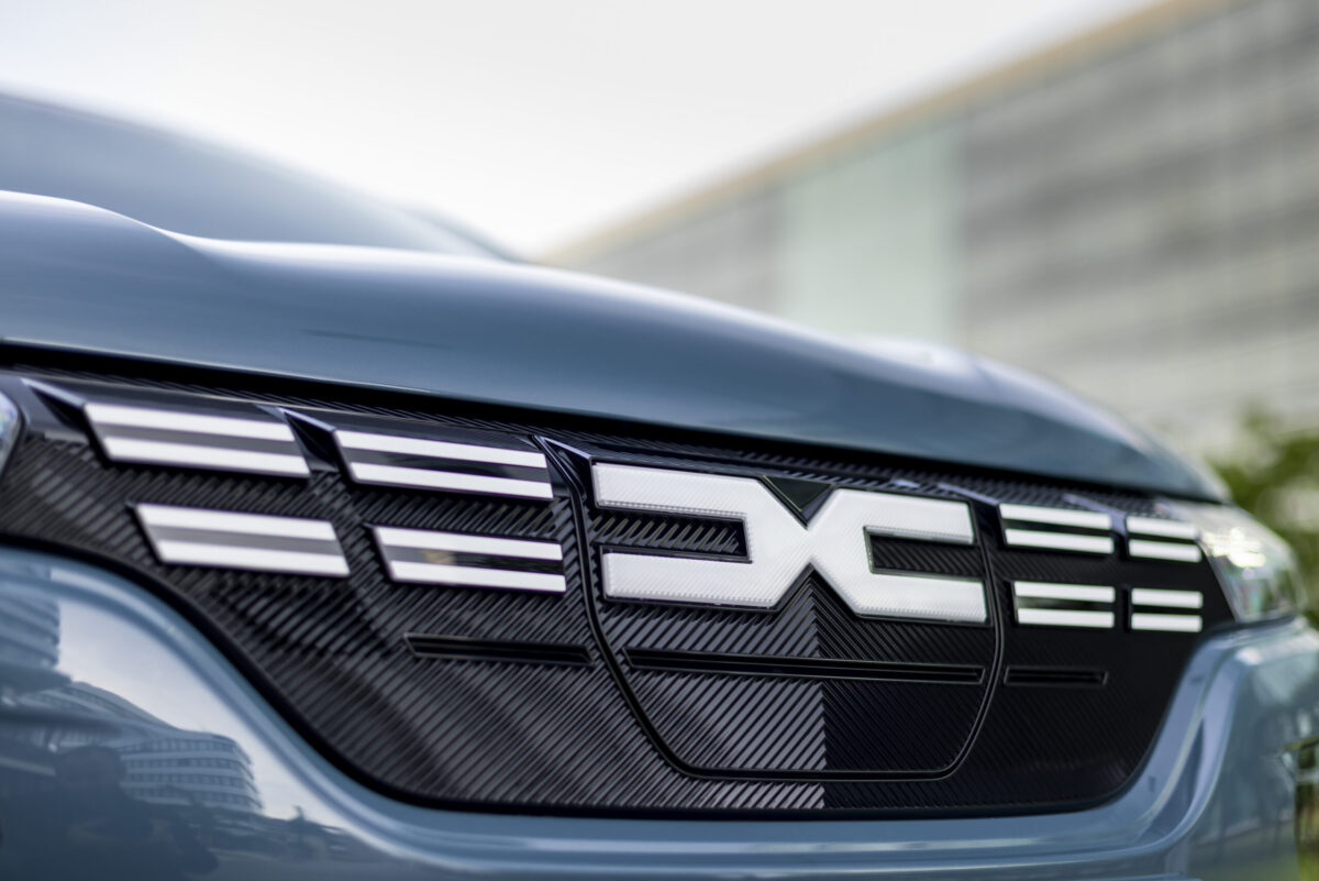 Galleria foto 'Dacia, un’Auto a soli 5 Mila Euro. Non c’è concorrenza!' - foto 1