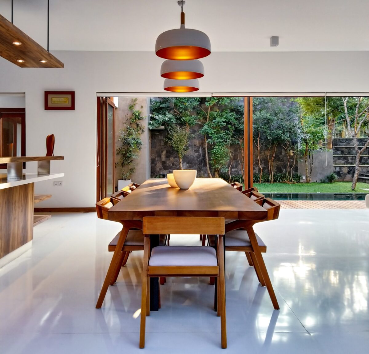 Galleria foto 'Sala da Pranzo Minimalista: 7 consigli per un arredo semplice e raffinato' - foto 1