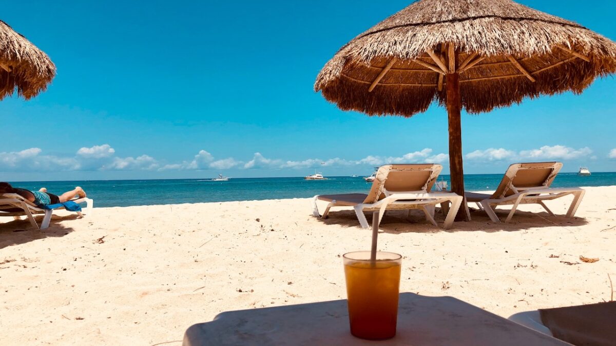 Mai senza ombrellone: 4 app per prenotare da casa un posto in spiaggia