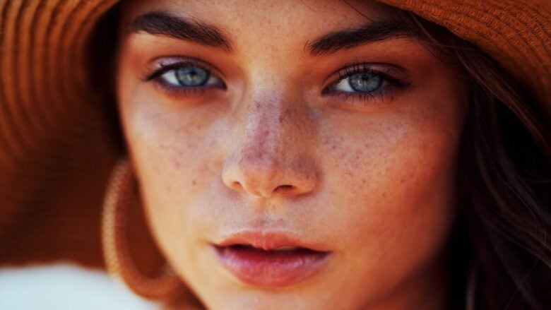 Lo scrub corpo che farà durare la tua abbronzatura per settimane
