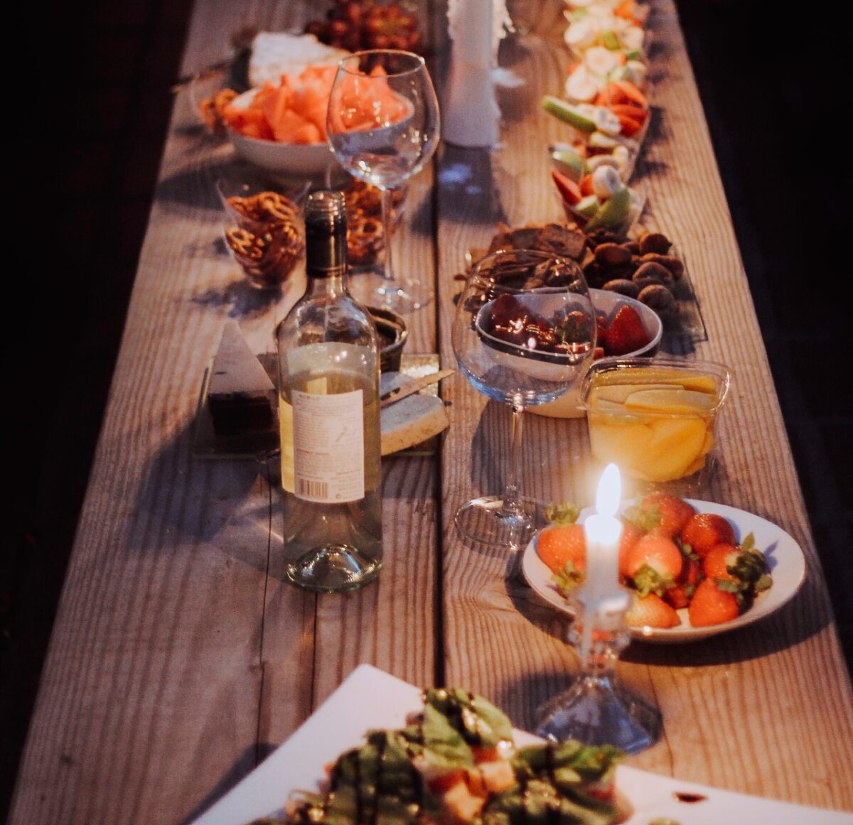 Galleria foto 'Una Cena a Tema per Ferragosto, come decorare la Tavola: 6 idee da copiare!' - foto 1