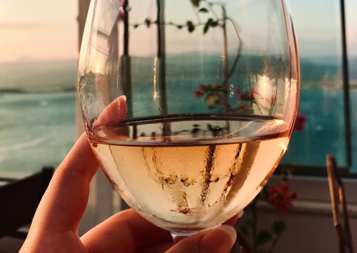 Galleria foto 'Bicchiere da Vino, come scegliere quello giusto per valorizzare ogni sorso: 6 consigli imperdibili!' - foto 2