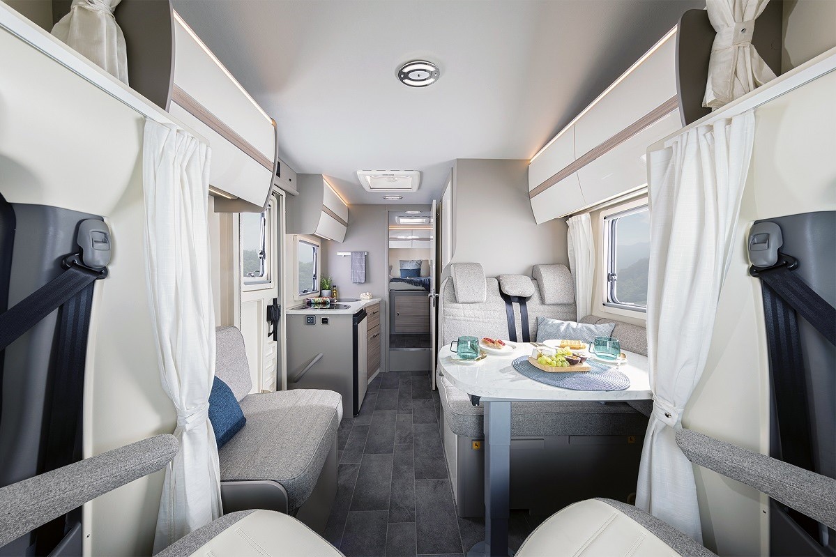 Galleria foto 'Ahorn Camp A 690, il Camper che sembra una Villa Deluxe!' - foto 1