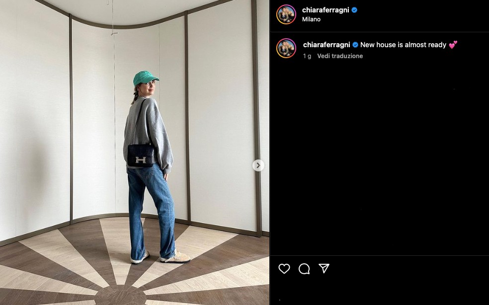 Galleria foto 'Chiara Ferragni mostra la nuova casa di Lusso a City Life: un dettaglio fa discutere' - foto 1