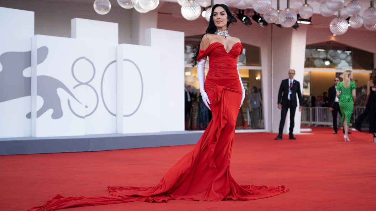 Georgina Rodriguez, lusso esagerato a Venezia 80: Jet privato, look esclusivi e una pioggia di Diamanti!