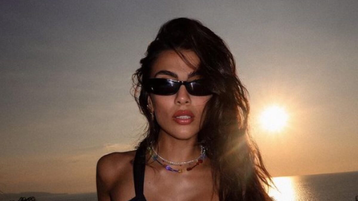 Giulia Salemi regina alla Sfilata di Roberto Cavalli, il Look costa un occhio della testa