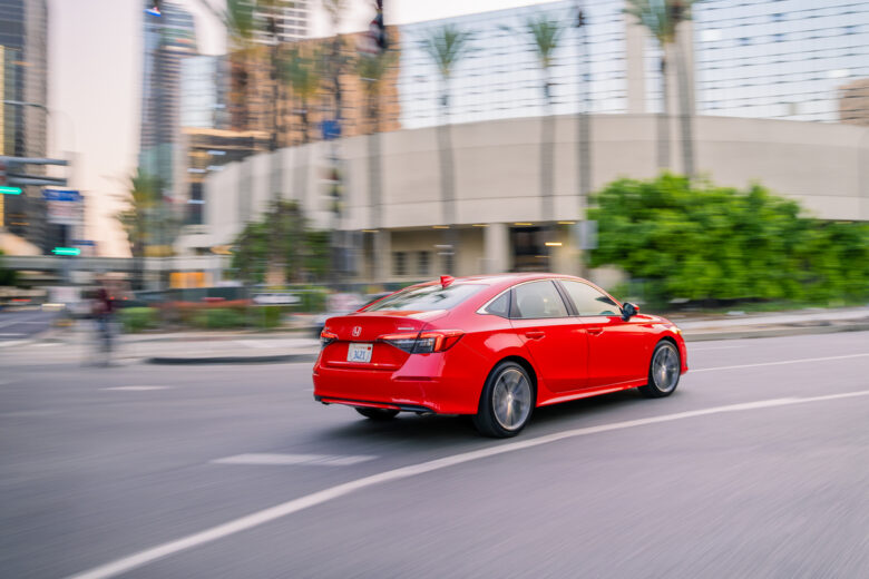 Honda Civic vs Toyota Corolla motori