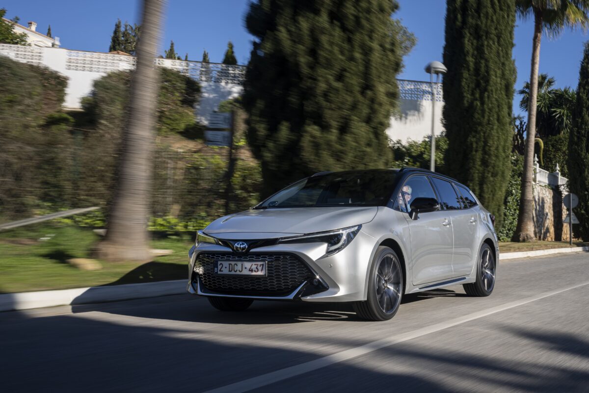 Galleria foto 'Honda Civic vs Toyota Corolla, la Sfida delle Berline Nipponiche!' - foto 5