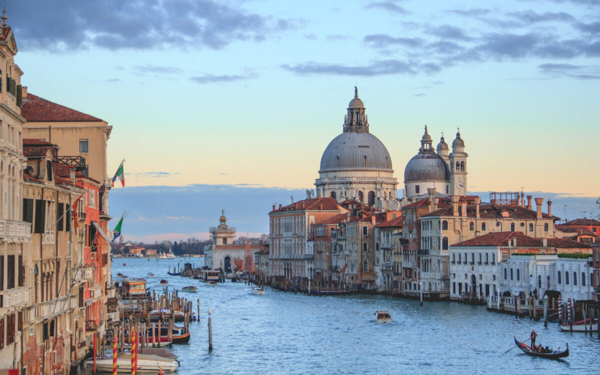 Festival di Venezia, i look bocciati. Ecco i grandi NO visti finora…