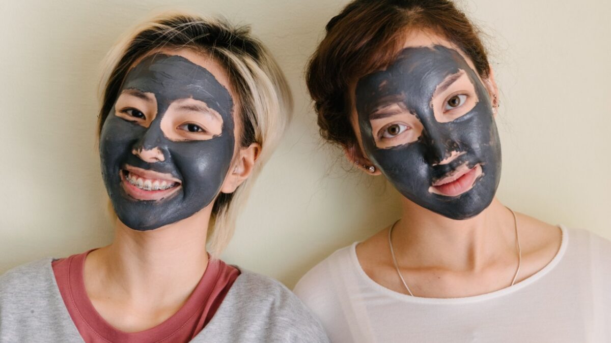 Galleria foto 'Carbone Vegetale: ecco perché la nostra pelle ne ha bisogno…' - foto 4