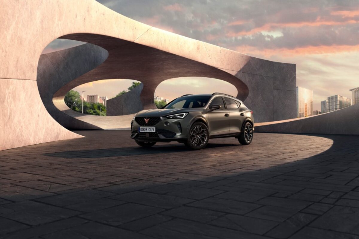 Galleria foto 'Alfa Romeo Tonale vs Cupra Formentor, Sfida tra SUV rivali!' - foto 3