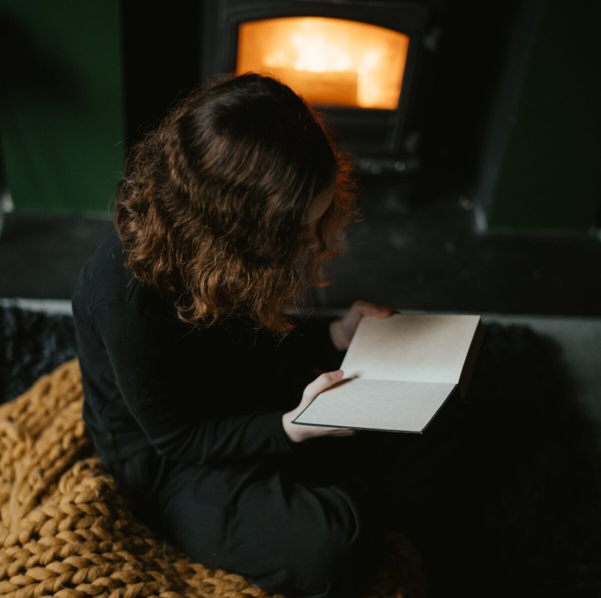 Galleria foto '7 consigli e soluzioni di Interior design per fare del Camino il centro del tuo soggiorno' - foto 3