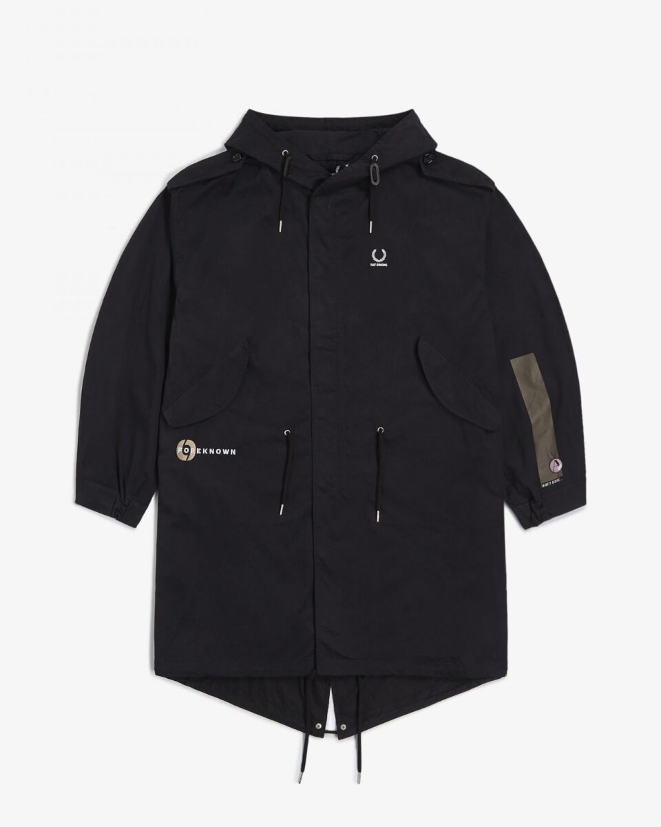 Galleria foto 'Fred Perry x Raf Simons: 4 capi imperdibili dall’ultima, ispirata, collezione' - foto 1