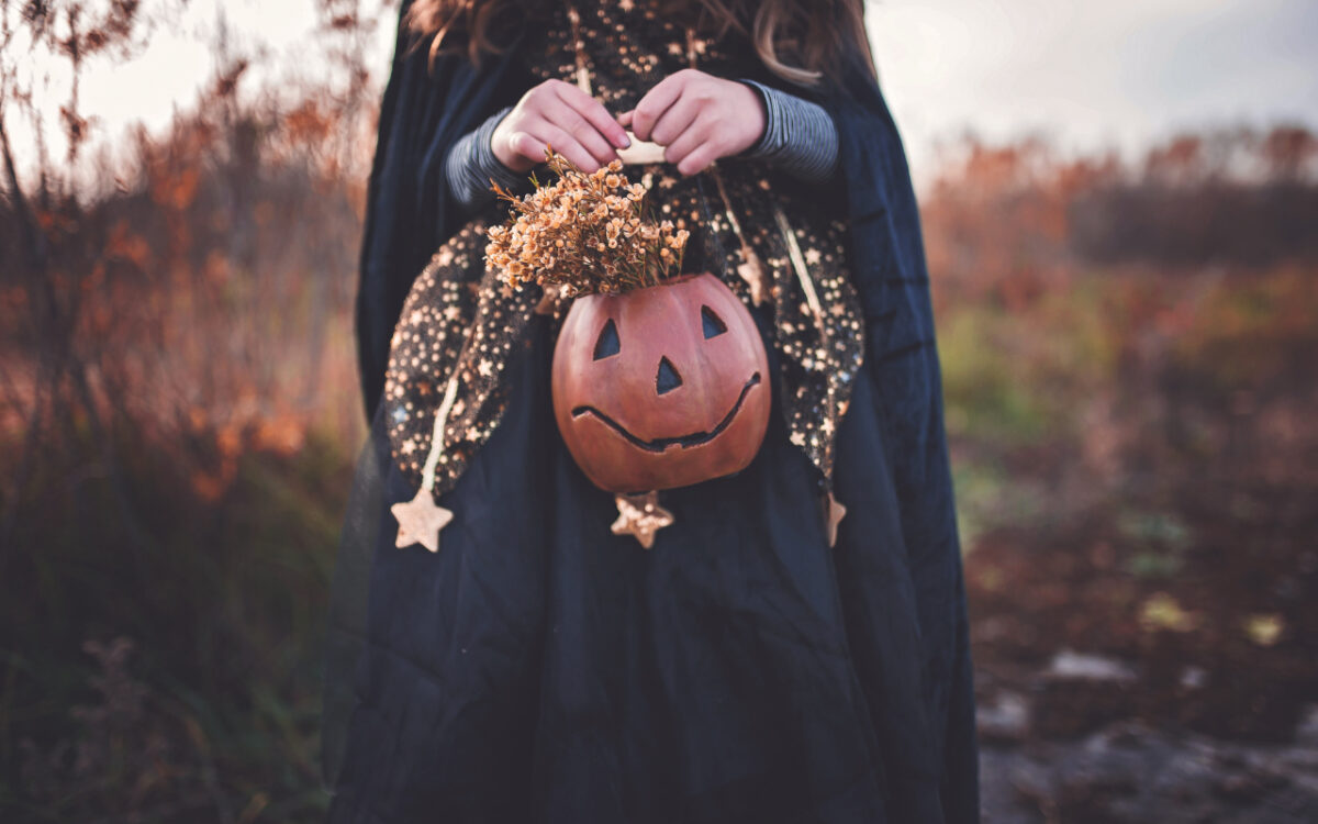8 Abiti neri perfetti per la notte di Halloween!
