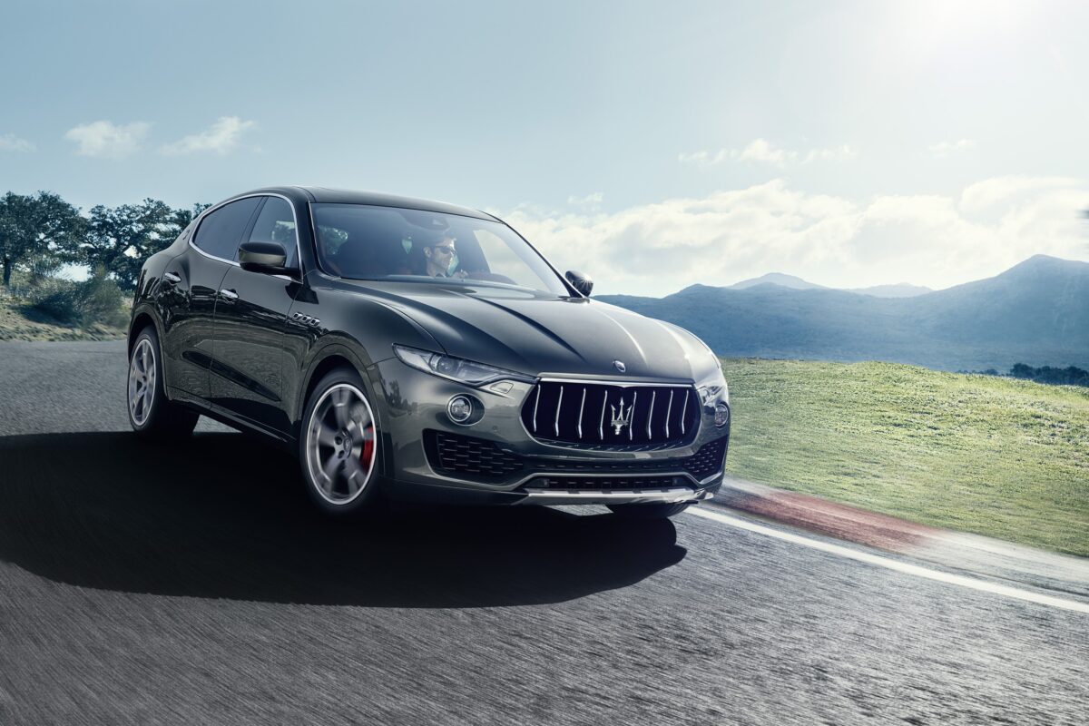 Galleria foto 'Maserati Levante vs Ferrari Purosangue, Sfida tra Hyper SUV Italiani' - foto 4