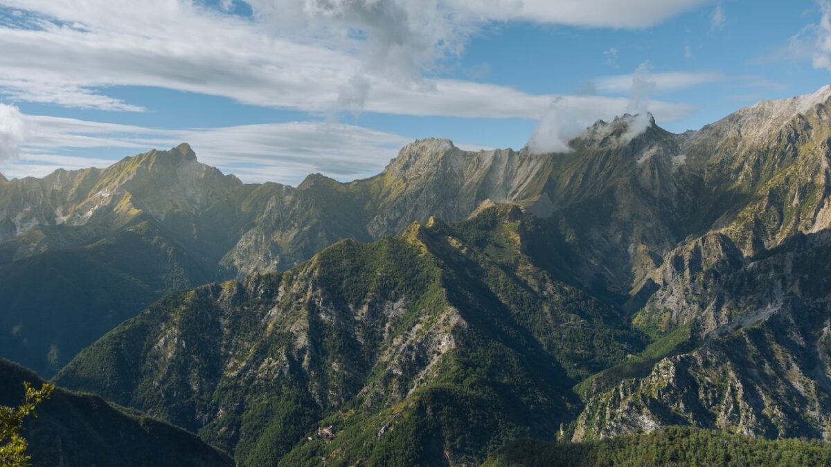 I 4 Borghi più suggestivi delle Alpi Apuane. Che Paradiso!