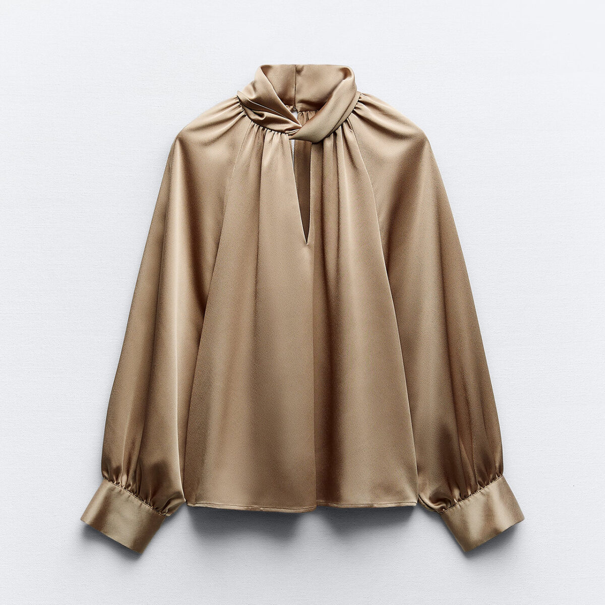 Galleria foto 'Beige is the new black: i capi e i accessori nel colore più chic di stagione' - foto 9