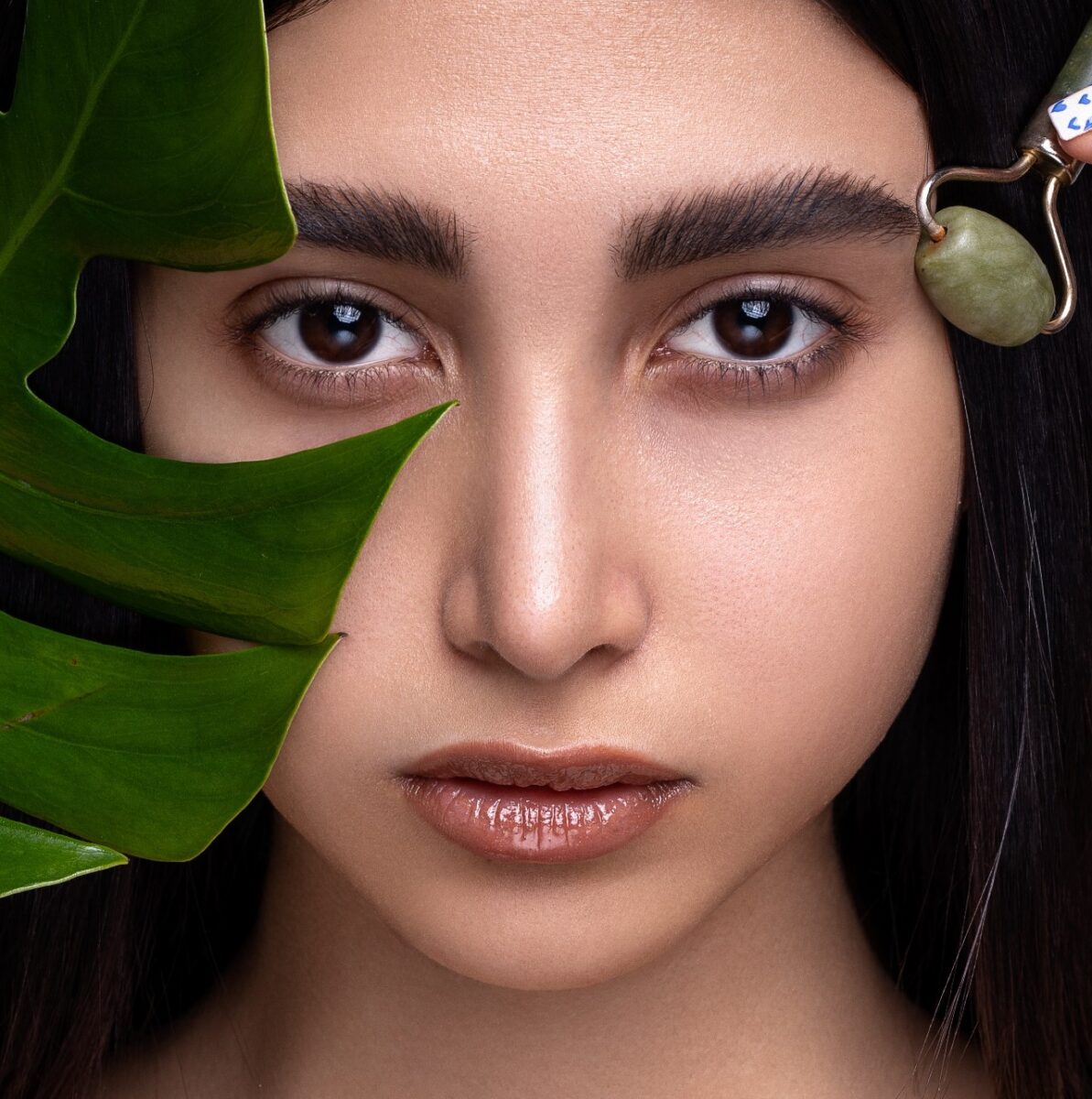 Galleria foto 'Come far ricrescere le sopracciglia più velocemente: 6 rimedi naturali super efficaci!' - foto 2