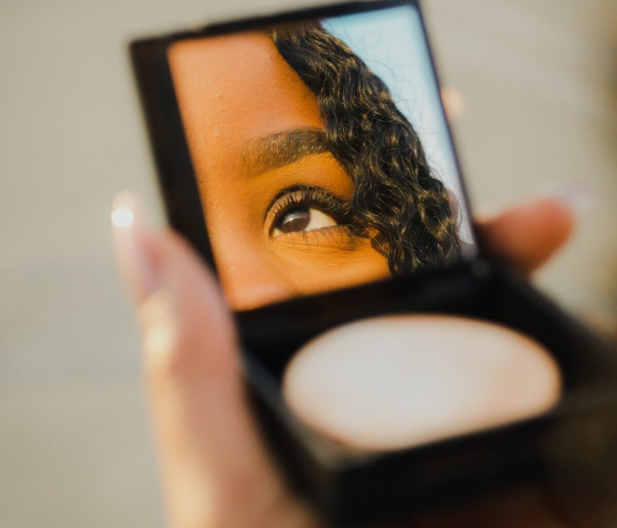 Galleria foto 'Ombretti, 5 colori No per le over 40. Assolutamente da evitare!' - foto 3