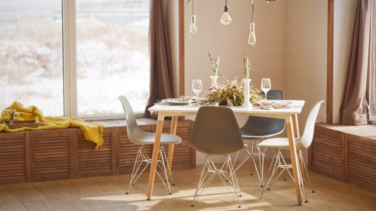 Grande scelta di sedie per arredare la tua sala da pranzo