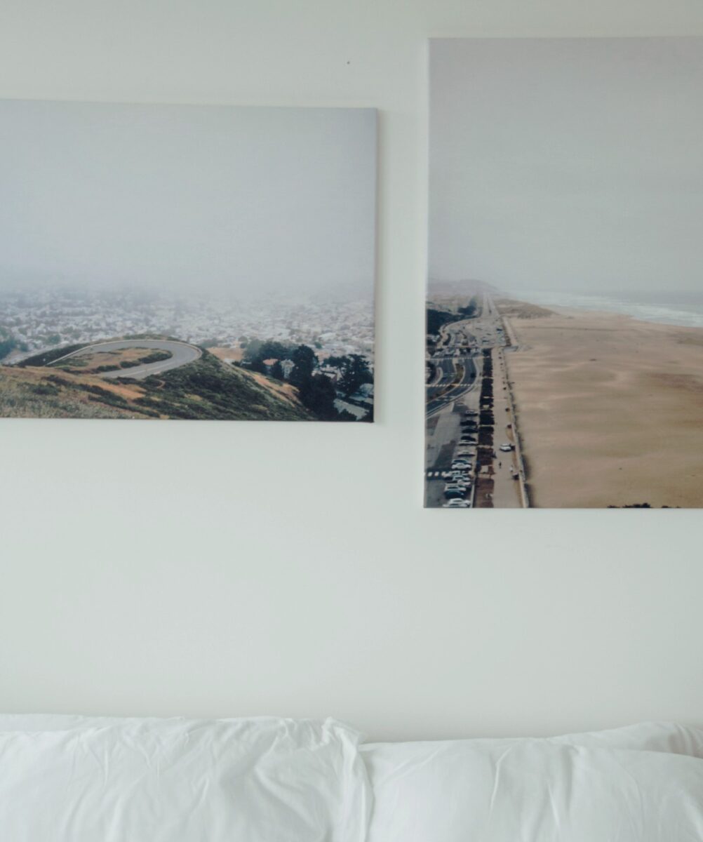 Galleria foto 'Come decorare la Parete dietro il Letto: Idee creative da copiare assolutamente' - foto 1