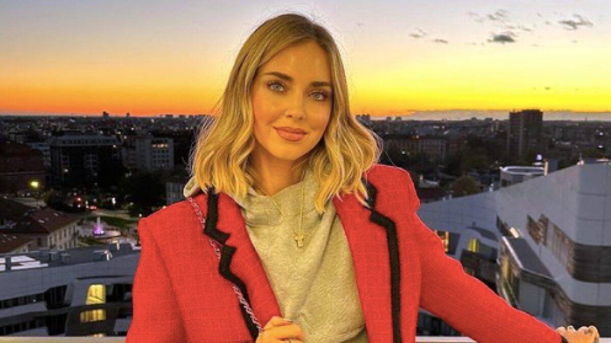 Chiara Ferragni: la borsa Chanel abbinata alle Amiche vale una fortuna, guarda