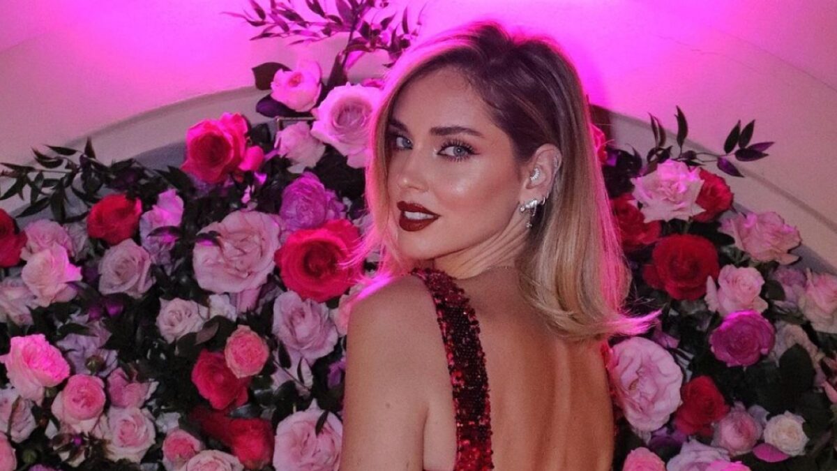 Chiara Ferragni sfoggia la borsa Dior super Lusso, costa un occhio della testa!