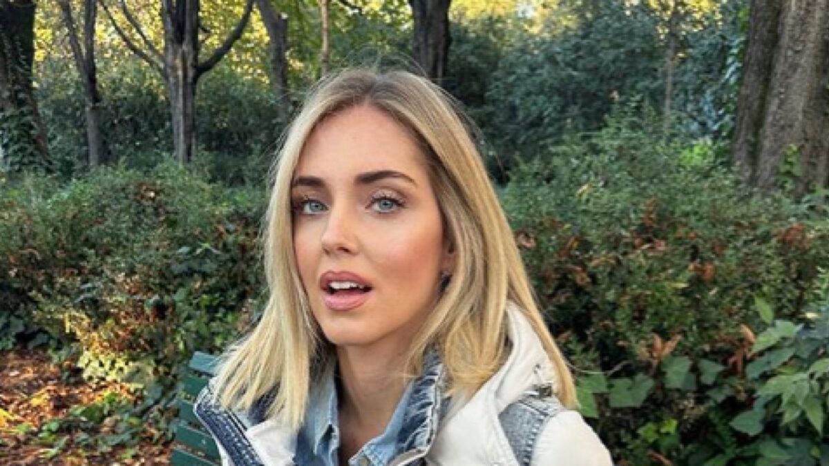 Chiara Ferragni innamorata delle Ballerine deluxe, quanto costa il modello più Trendy del momento