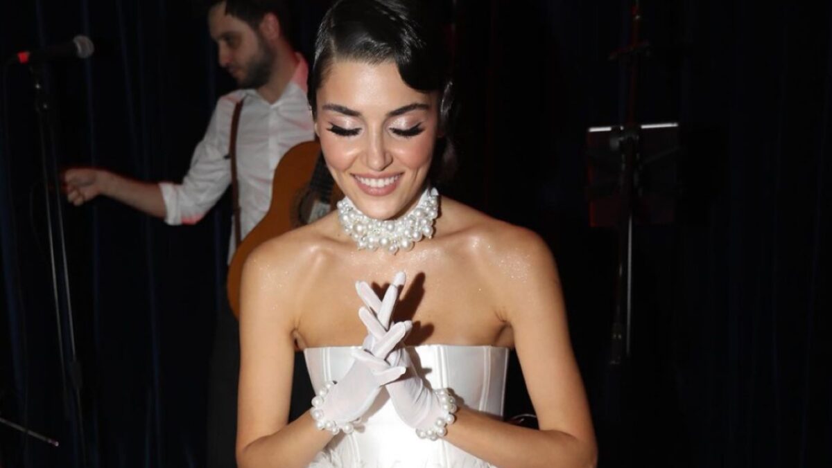 Hande Ercel non bada a spese per il party di Compleanno a tema Grande Gatsby