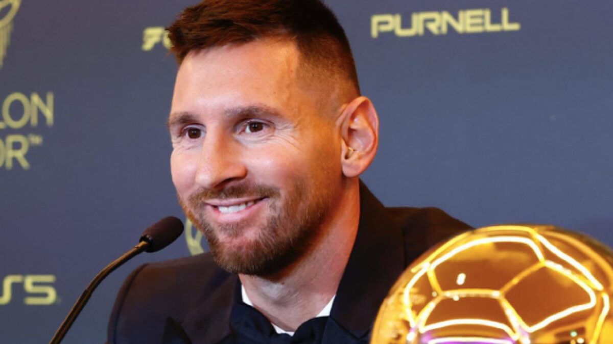 Lionel Messi ritira il Pallone d’Oro con 50mila euro al polso: l’Orologio deluxe conquista