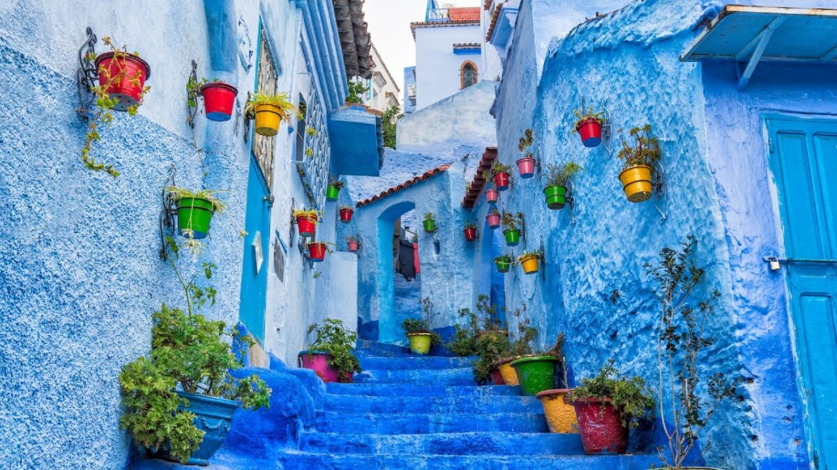 Sembra di stare in Marocco, questo Borgo Italiano è un sogno tinto di Blu!