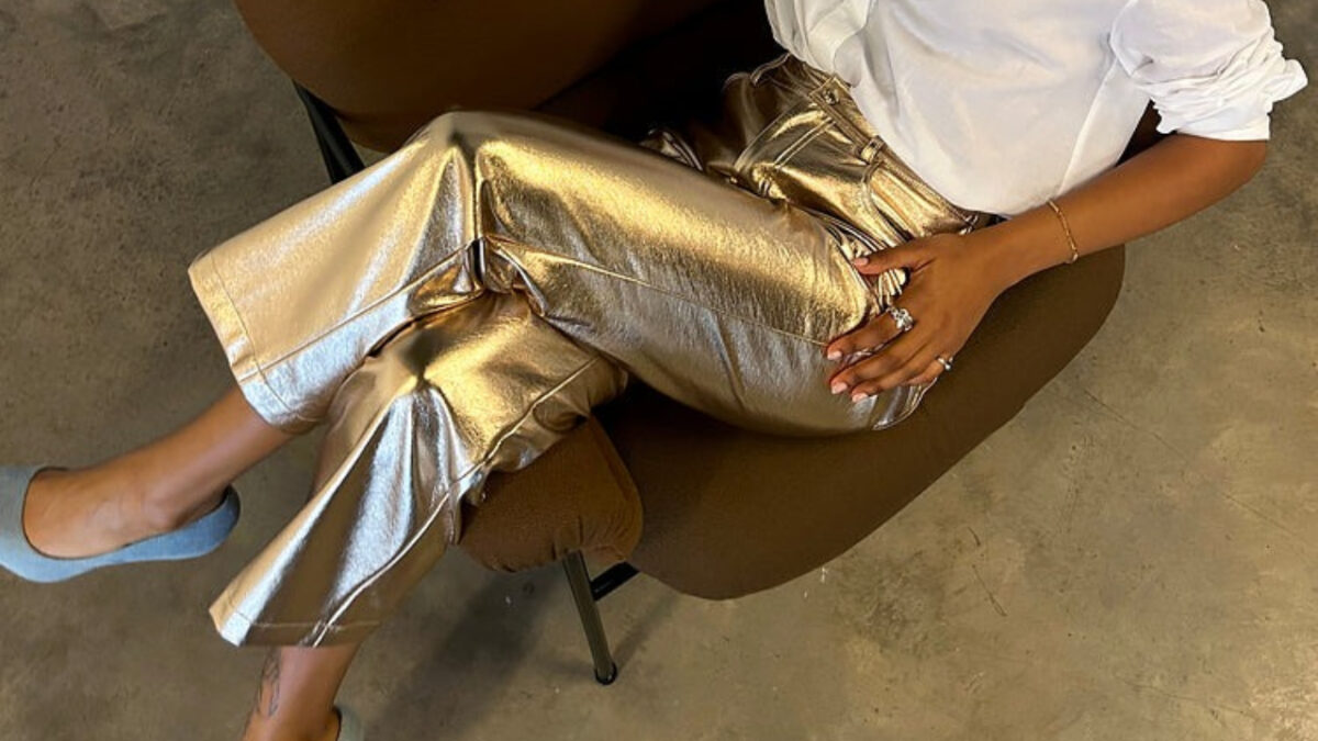 Pantaloni metallizzati, trend dell’Inverno. La nostra top 6…