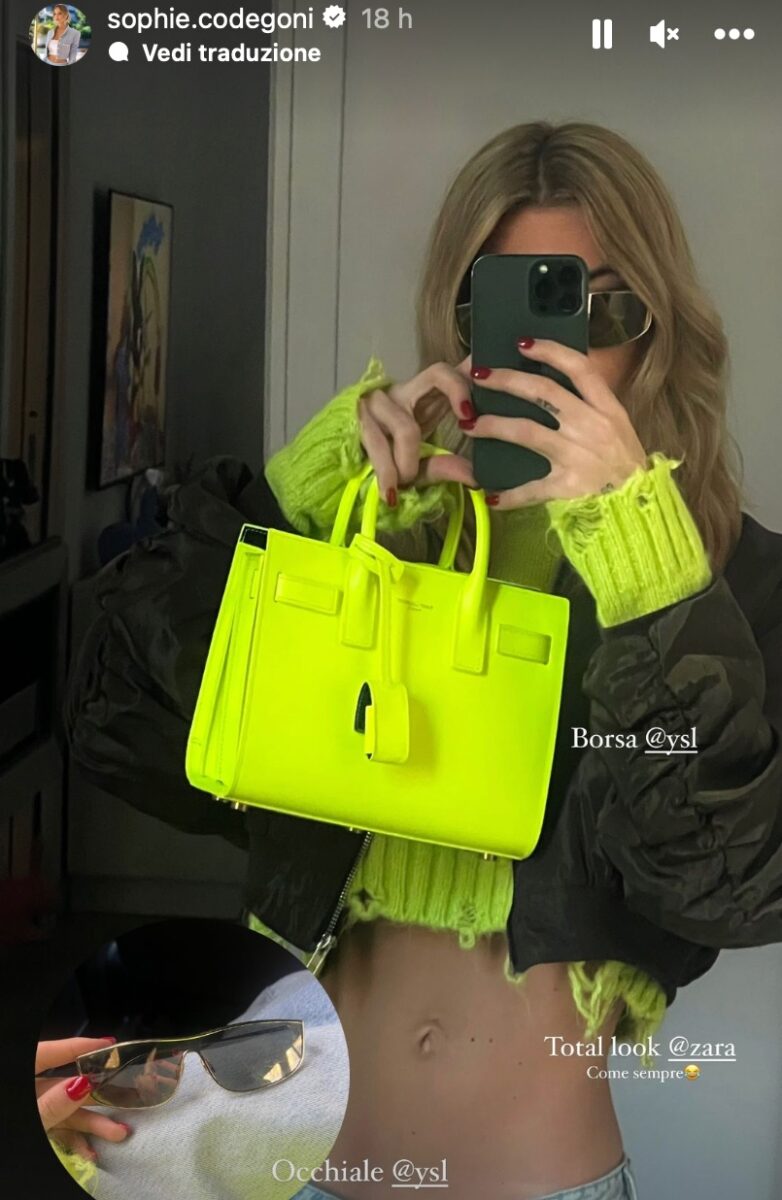 Galleria foto 'Sophie Codegoni con gli accessori Yves Saint Laurent, look deluxe' - foto 1