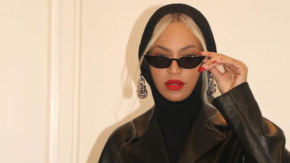Beyoncé, il Look in pelle costa un occhio della testa: che lusso!