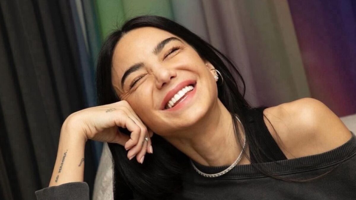 Chiara Biasi, nell’Hotel più lussuoso di Milano, non bada a spese per il suo Outfit