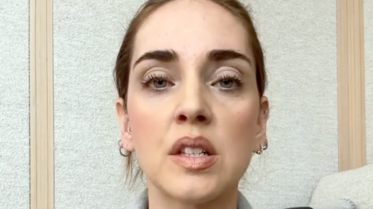 Chiara Ferragni, la Tuta che indossa nel video di scuse è sold out: quanto costa?