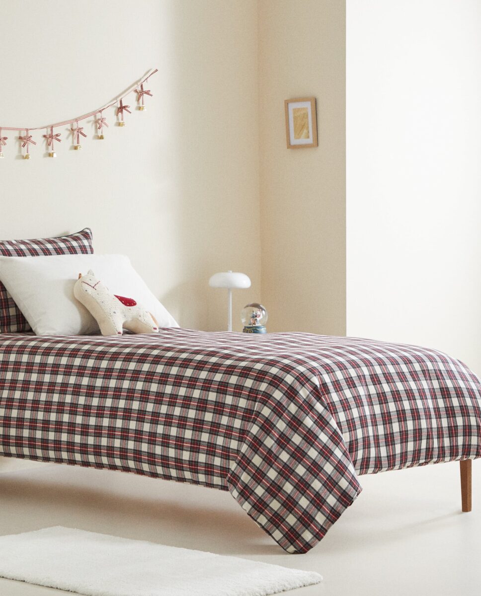 Galleria foto 'Biancheria da letto a tema per rendere magica la notte di Natale' - foto 3