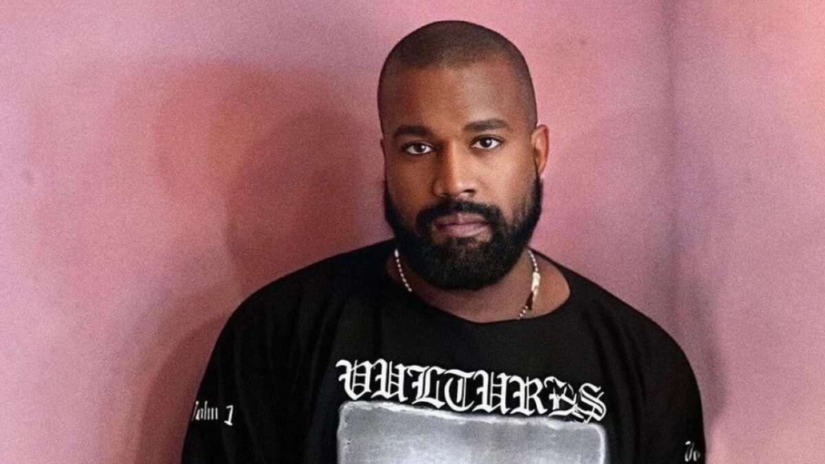 Kanye West lancia una nuova collezione di scarpe, le Yeezy Pods non sono per tutti!