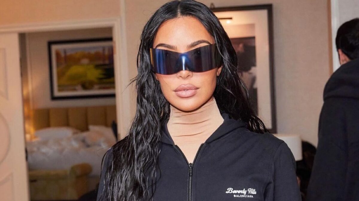 Kim Kardashian, il Look super costoso per la sfilata di Balenciaga a Los Angeles