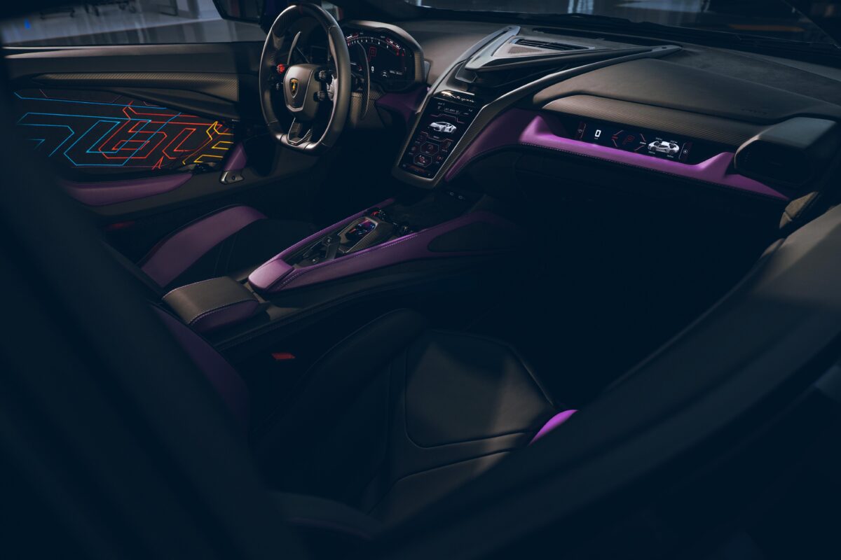 Galleria foto 'Lamborghini Revuelto Opera Unica, nessuna Supercar è come lei!' - foto 1